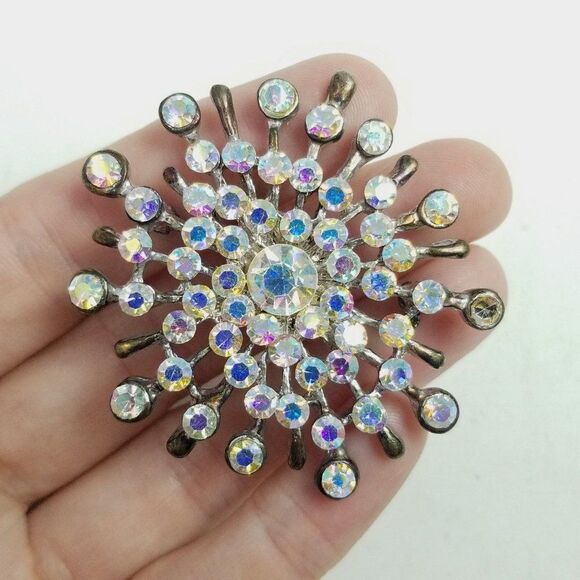 Vintage Big Sparkly Rhinestone Brooch, Silver Tone Radiant Starburst Design Pin - Picture 6 of 7
